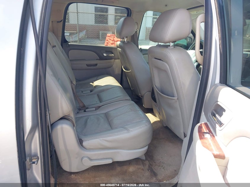2011 Chevrolet Suburban Lt VIN: 1GNSCJE09BR173083 Lot: 45640714