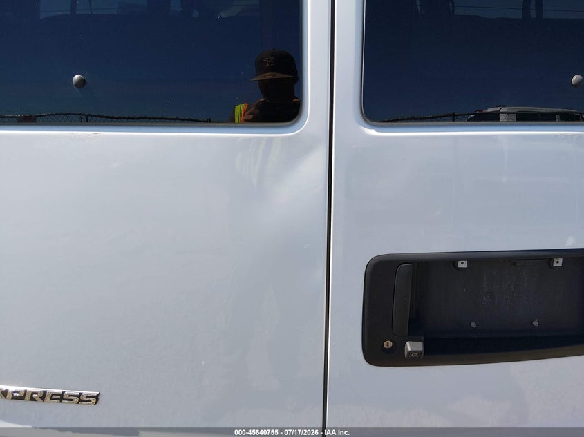 2020 CHEVROLET EXPRESS PASSENGER auction photo 6