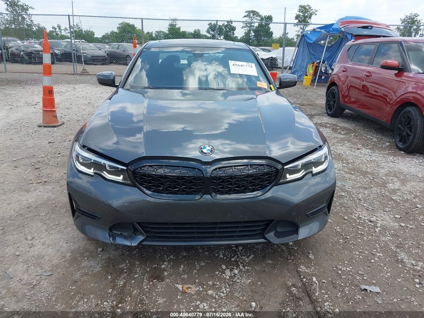 BMW 330I - zdjęcie 13