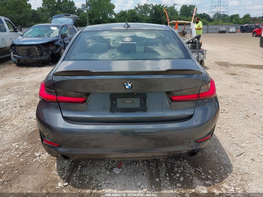 BMW 330I - zdjęcie 17