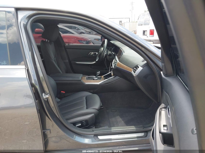 BMW 330I - zdjęcie 5