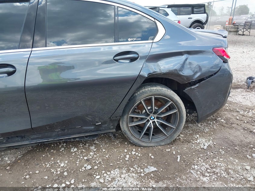 BMW 330I - zdjęcie 6