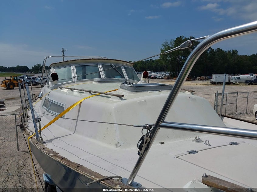 1976 BENETEAU EVASION 32' SAILBOAT auction photo 5