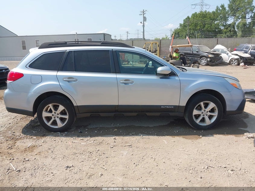 2014 Subaru Outback 2.5I Premium VIN: 4S4BRBCC8E3290215 Lot: 45640910
