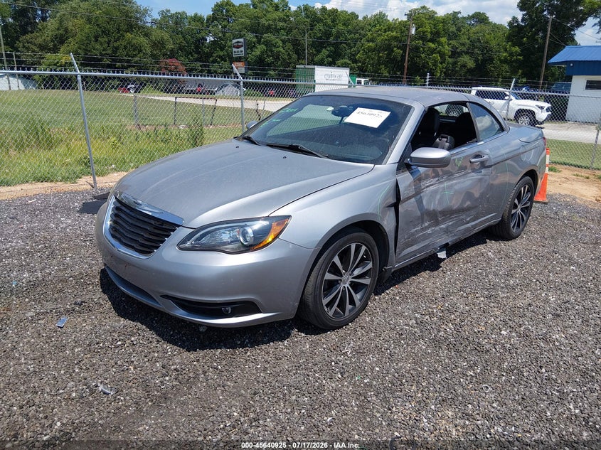 2013 Chrysler 200 S VIN: 1C3BCBGG2DN684996 Lot: 45640925