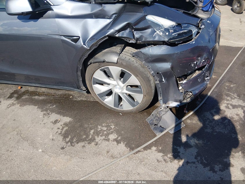 2021 Tesla Model Y Long Range Dual Motor All-Wheel Drive VIN: 5YJYGDEE6MF185690 Lot: 45640997