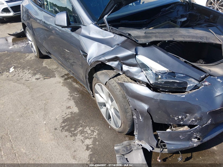 2021 Tesla Model Y Long Range Dual Motor All-Wheel Drive VIN: 5YJYGDEE6MF185690 Lot: 45640997