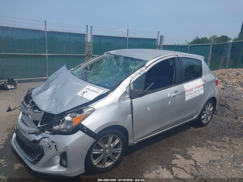 Vin: jtdktud31dd571765, lot: 46139582, toyota yaris se 20132