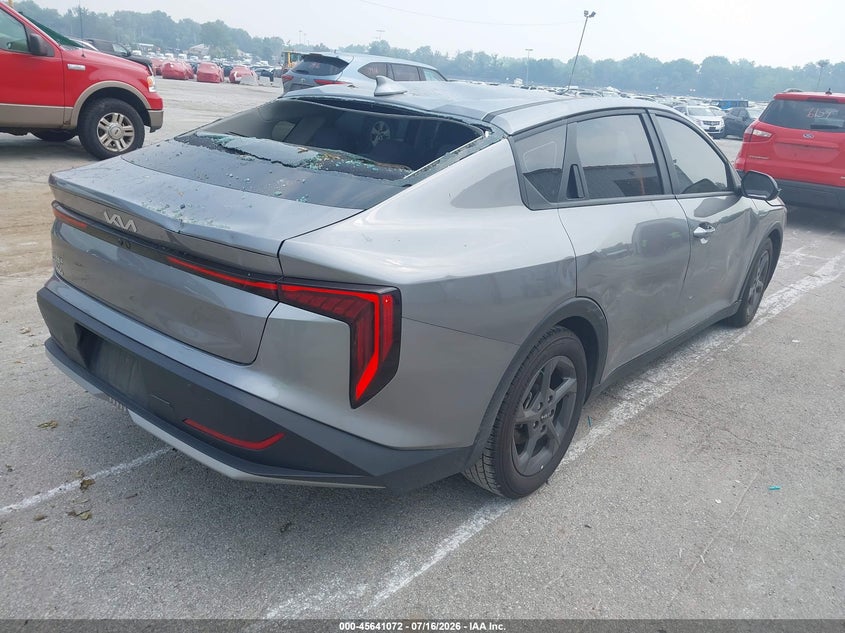 Vin: 3kpft4de5se028496, lot: 46139596, kia k4 lxs 20254