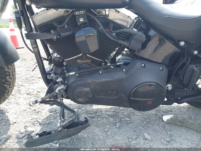 2013 Harley-Davidson Fls Softail Slim VIN: 1HD1JRV17DB012615 Lot: 45641109