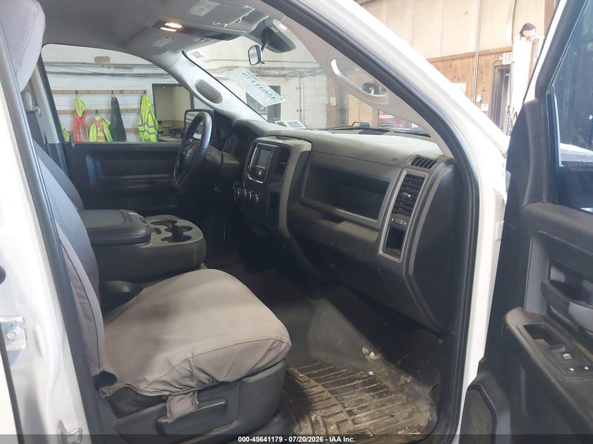 2019 RAM 1500 CLASSIC auction photo 5