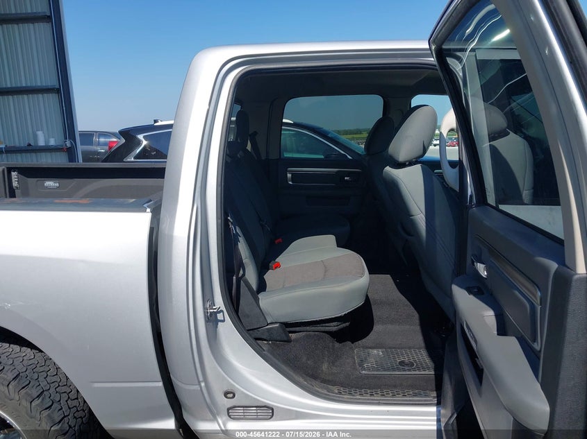 2017 RAM 1500 auction photo 8