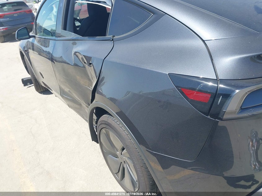 2026 Tesla Model Y Premium Rear-Wheel Drive/Rear-Wheel Drive VIN: 7SAYGDED4TF432620 Lot: 45641275