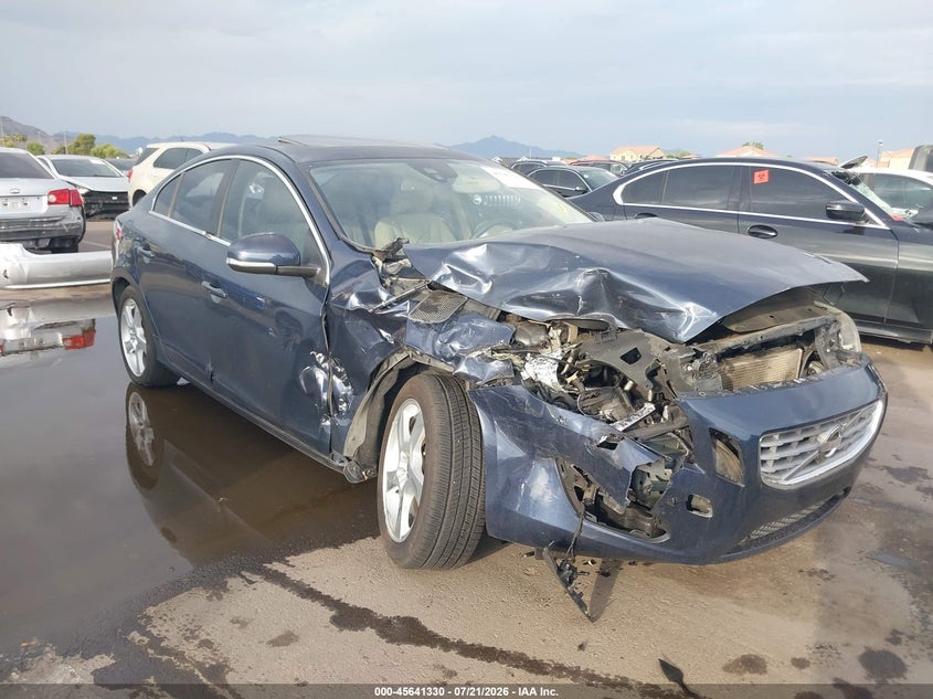 2013 Volvo S60 T5 Platinum VIN: YV1612FS5D1222393 Lot: 45641330