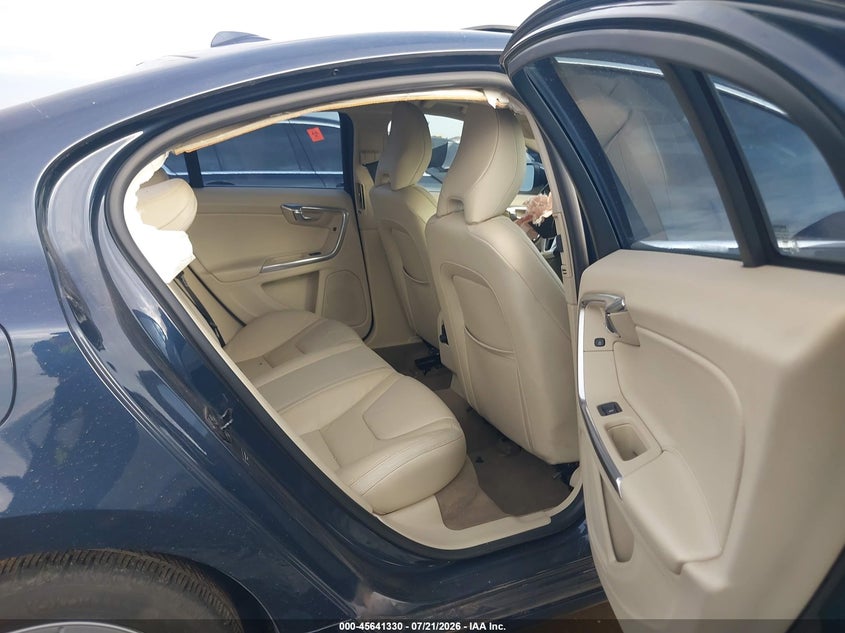 2013 Volvo S60 T5 Platinum VIN: YV1612FS5D1222393 Lot: 45641330
