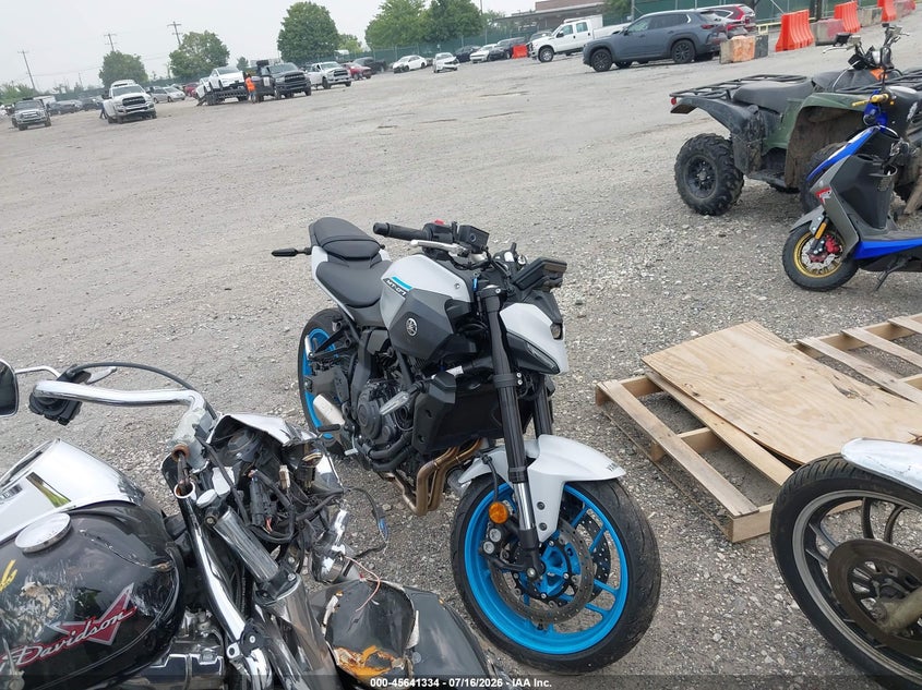2025 YAMAHA MTN690 auction photo 1