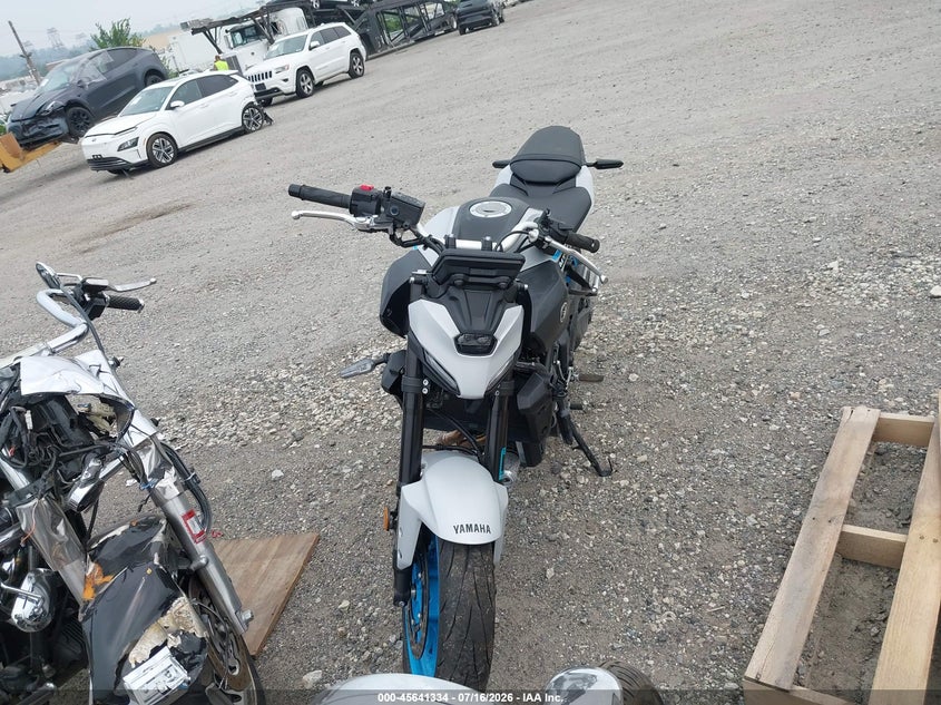 2025 YAMAHA MTN690 auction photo 5
