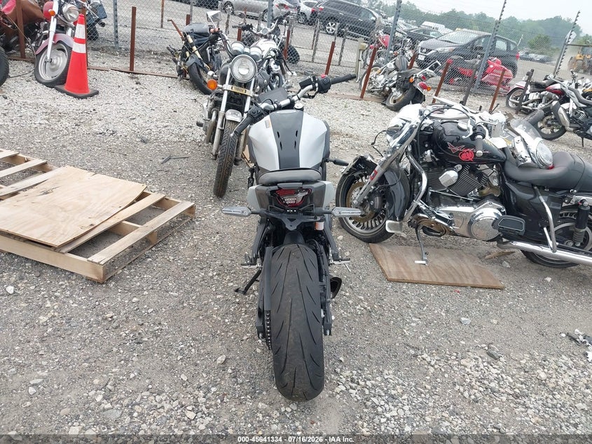 2025 YAMAHA MTN690 auction photo 6