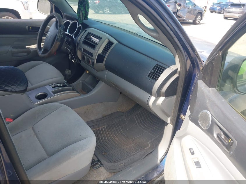 2005 TOYOTA TACOMA auction photo 5