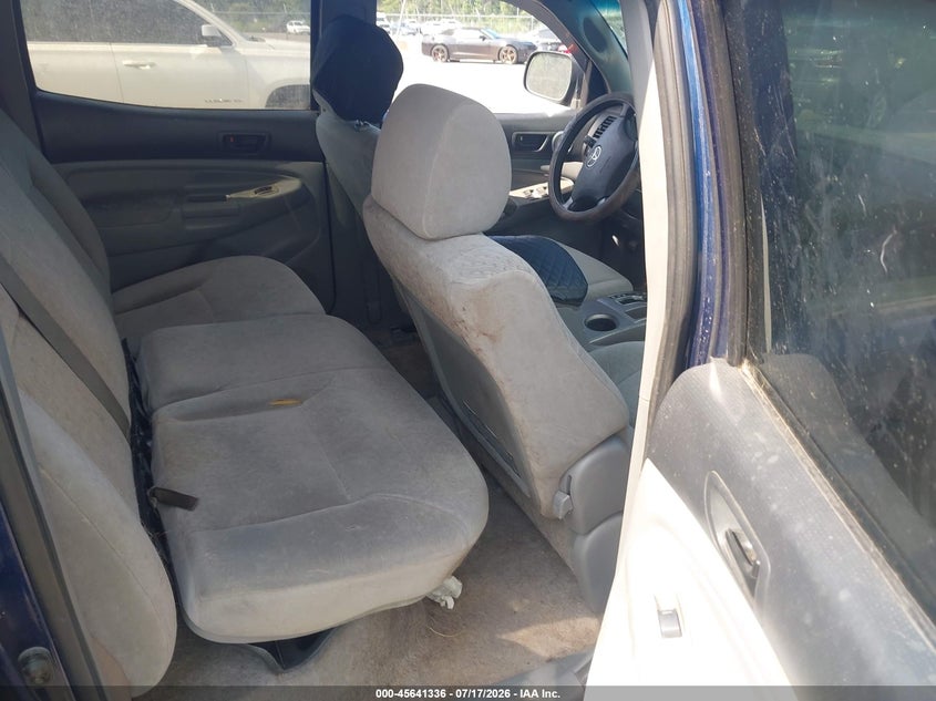 2005 TOYOTA TACOMA auction photo 8