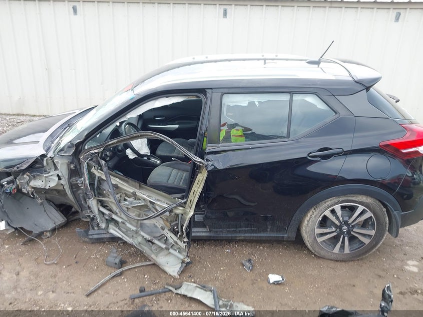2019 Nissan Kicks Sr VIN: 3N1CP5CU8KL521772 Lot: 45641400