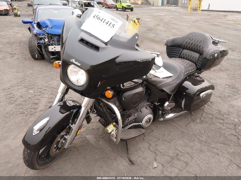 2021 INDIAN MOTORCYCLE CO. CHIEFTAIN auction photo 2