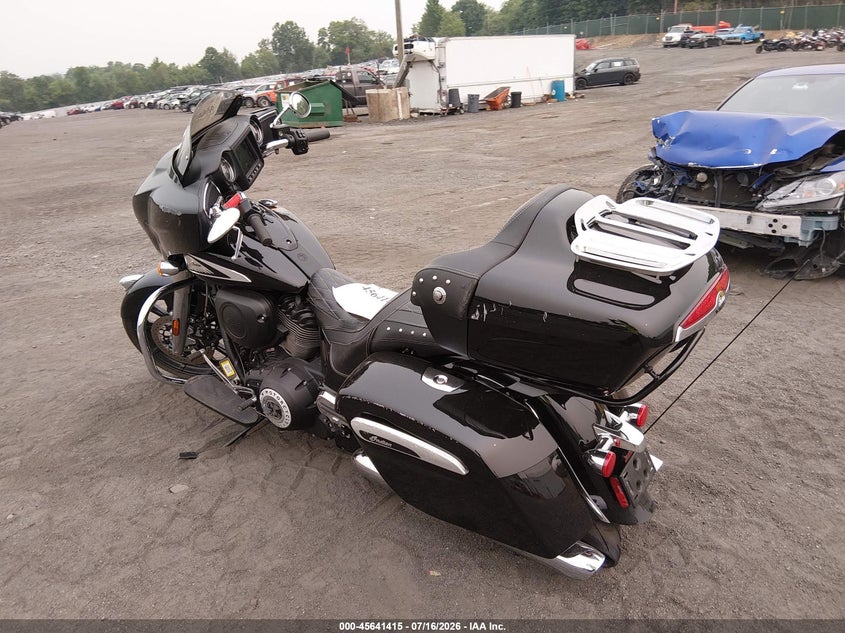 2021 INDIAN MOTORCYCLE CO. CHIEFTAIN auction photo 3
