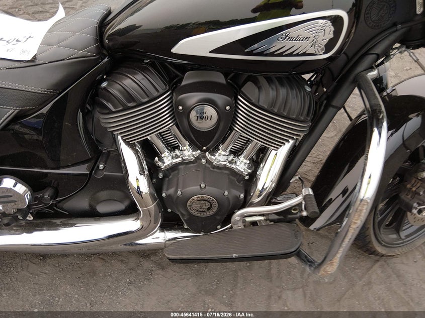 2021 INDIAN MOTORCYCLE CO. CHIEFTAIN auction photo 8