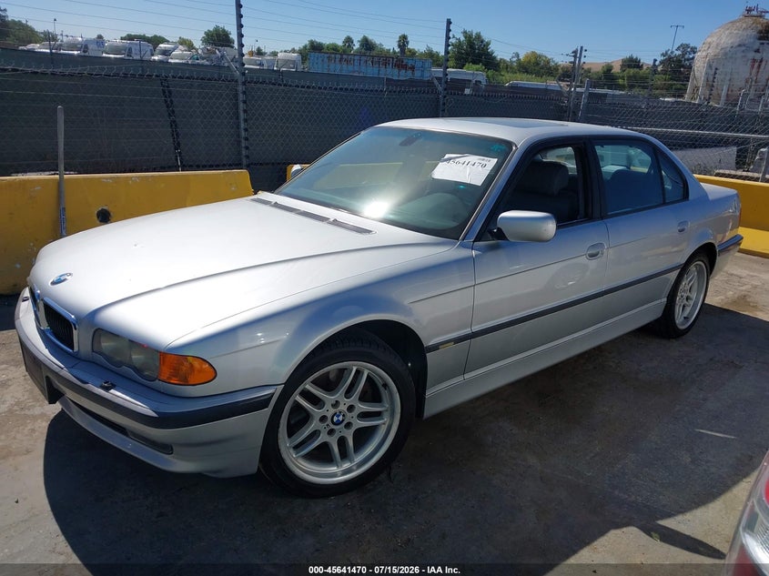 2001 BMW 740IL auction photo 2