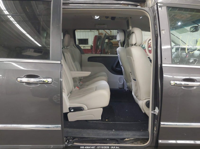 2015 Chrysler Town & Country Touring VIN: 2C4RC1BG3FR505835 Lot: 45641487