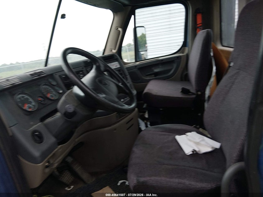 2015 FREIGHTLINER CASCADIA 113 auction photo 5