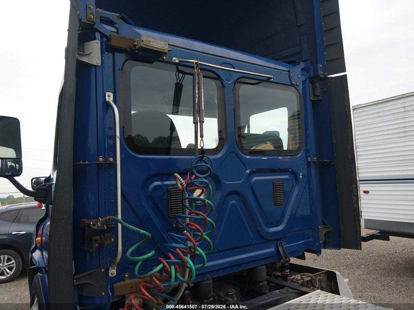 2015 FREIGHTLINER CASCADIA 113 auction photo 8