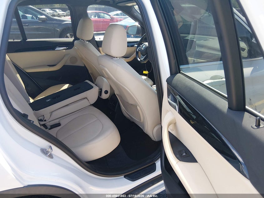 BMW X1 - zdjęcie 8