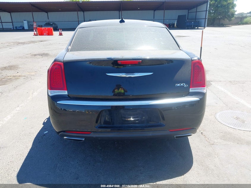 2015 Chrysler 300C Platinum VIN: 2C3CCAPT5FH743627 Lot: 45641566
