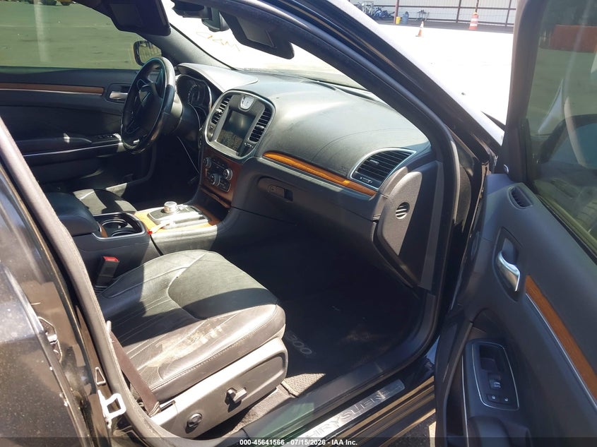 2015 Chrysler 300C Platinum VIN: 2C3CCAPT5FH743627 Lot: 45641566