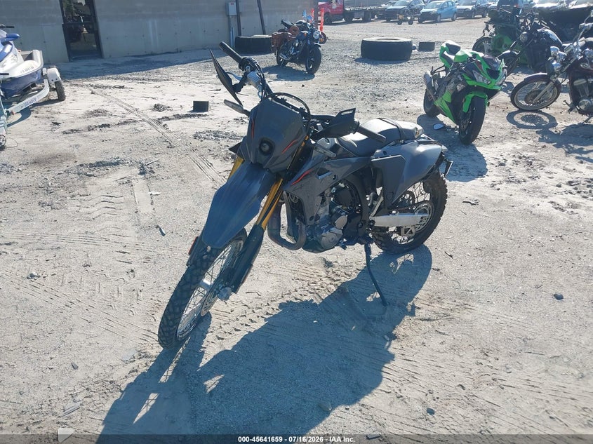 2025 Suzuki —, Unknown, IAAI, VIN JS1ER11E7S7100614 — photo 2