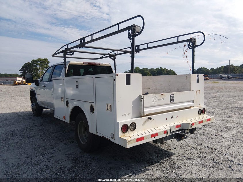 2021 CHEVROLET SILVERADO 3500HD CHASSIS auction photo 3
