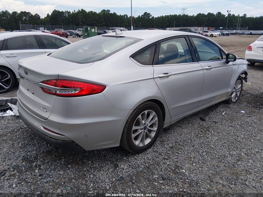 2019 FORD FUSION auction photo 4