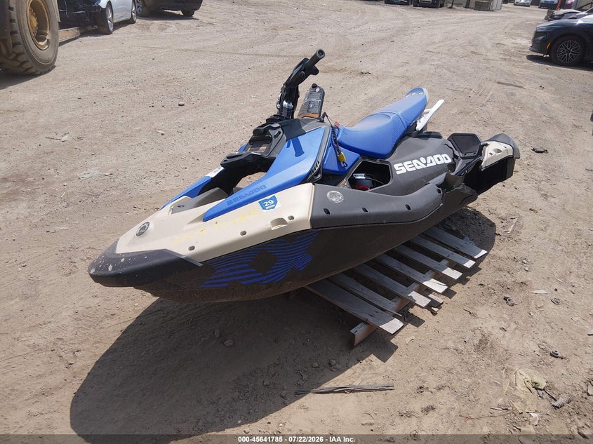 2025 SEADOO SPARK auction photo 2