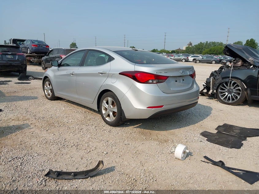 2016 HYUNDAI ELANTRA auction photo 3