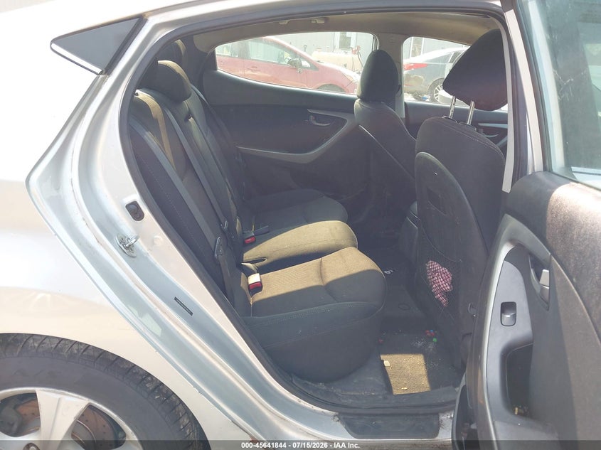 2016 HYUNDAI ELANTRA auction photo 8