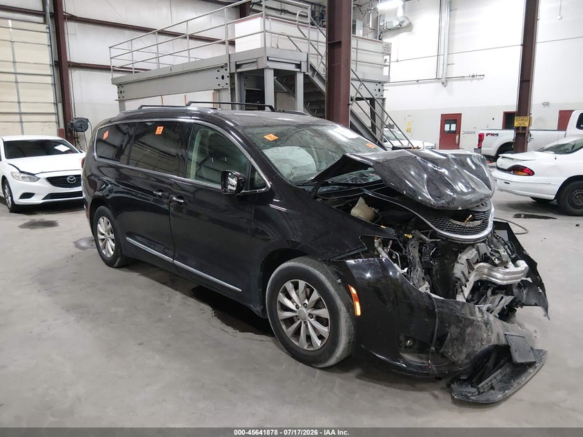 Vin: 2c4rc1bg0jr352775, lot: 46140401, chrysler pacifica touring l 2018 img_1
