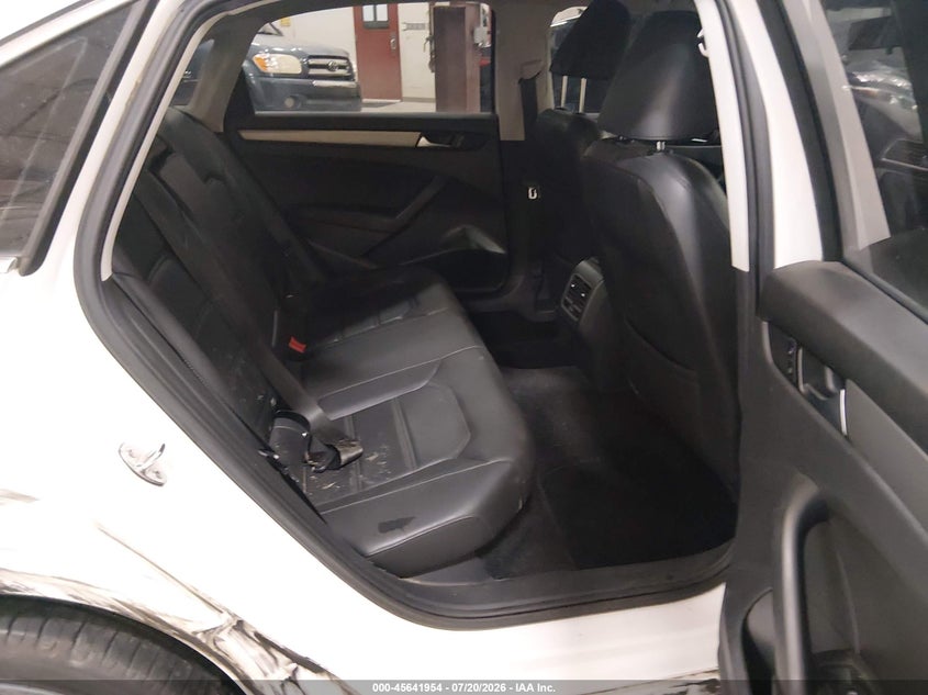 2015 Volkswagen Passat 2.0L Tdi Se VIN: 1VWBV7A35FC045466 Lot: 45641954