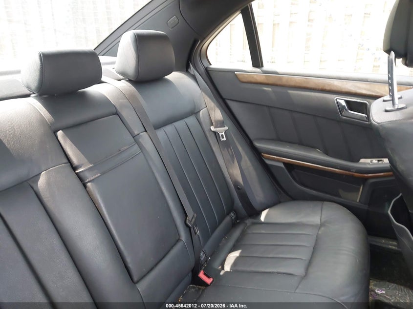 2010 Mercedes-Benz E 550 4Matic VIN: WDDHF9AB3AA248525 Lot: 45642012