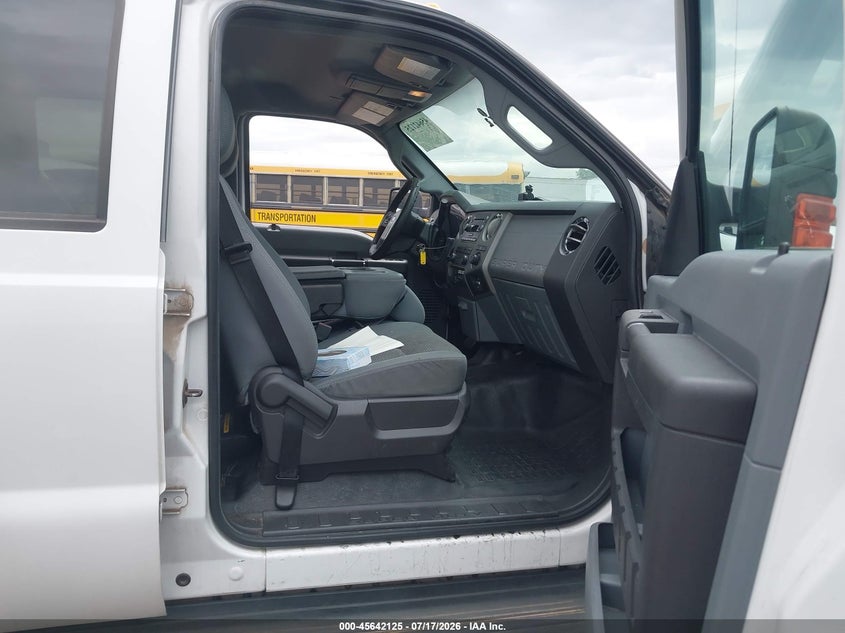 2012 FORD F-450 CHASSIS auction photo 5