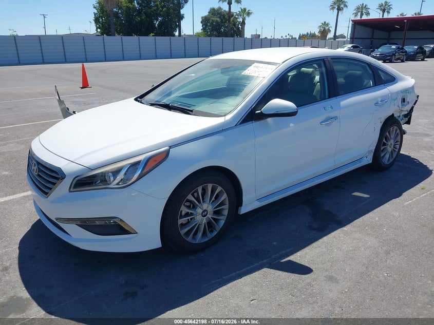2015 Hyundai Sonata, Левый зад, IAAI, VIN 5NPE34AF8FH013047 — фото 2