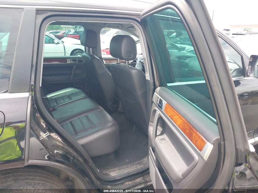 2008 VOLKSWAGEN TOUAREG 2 auction photo 8
