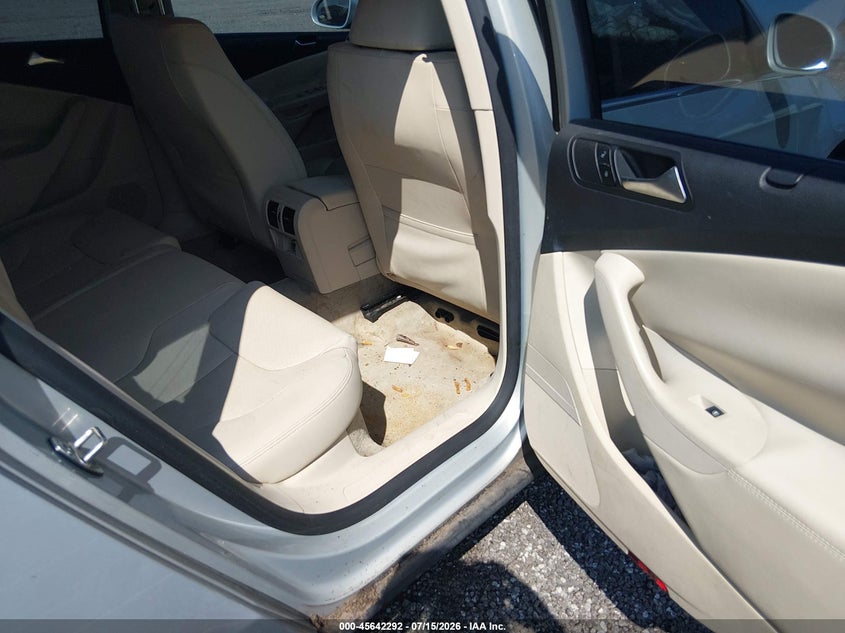 2010 Volkswagen Passat Komfort VIN: WVWXK7AN0AE066208 Lot: 45642292