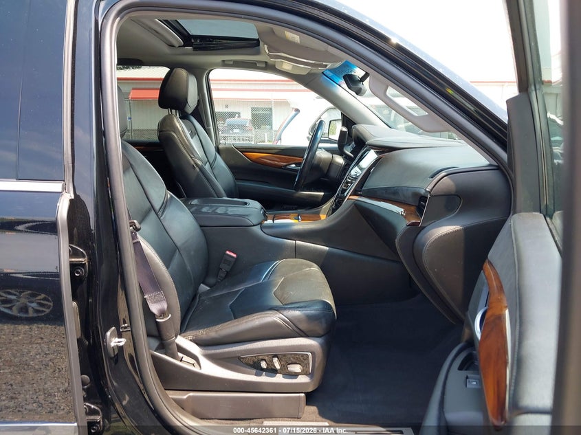 2015 Cadillac Escalade Luxury VIN: 1GYS4BKJ3FR210136 Lot: 45642361