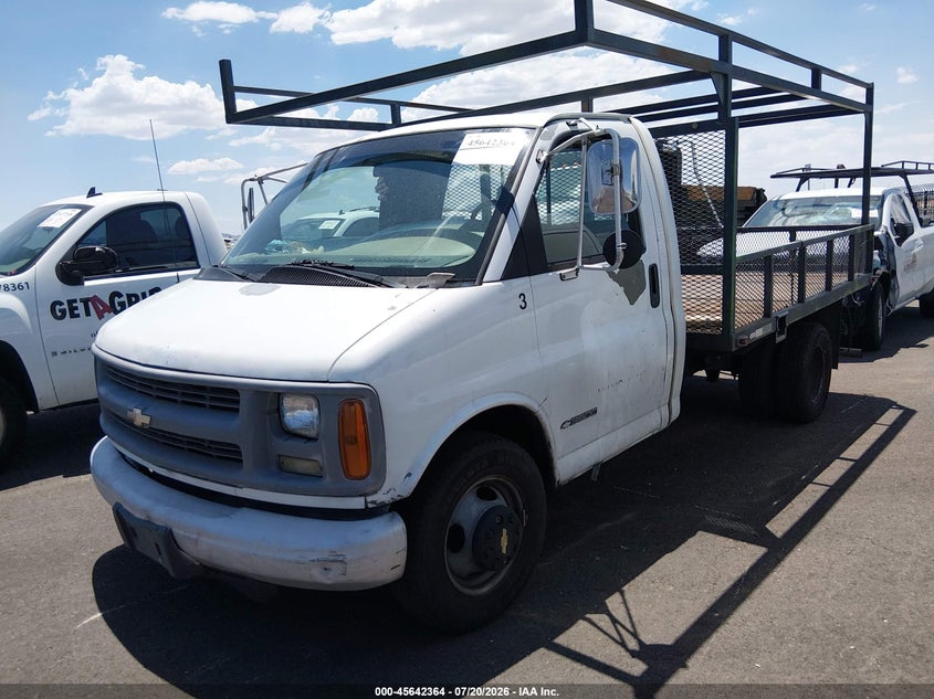 2000 Chevrolet Express Comm Cutaway 1GBJG31R7Y1155816 photo 1